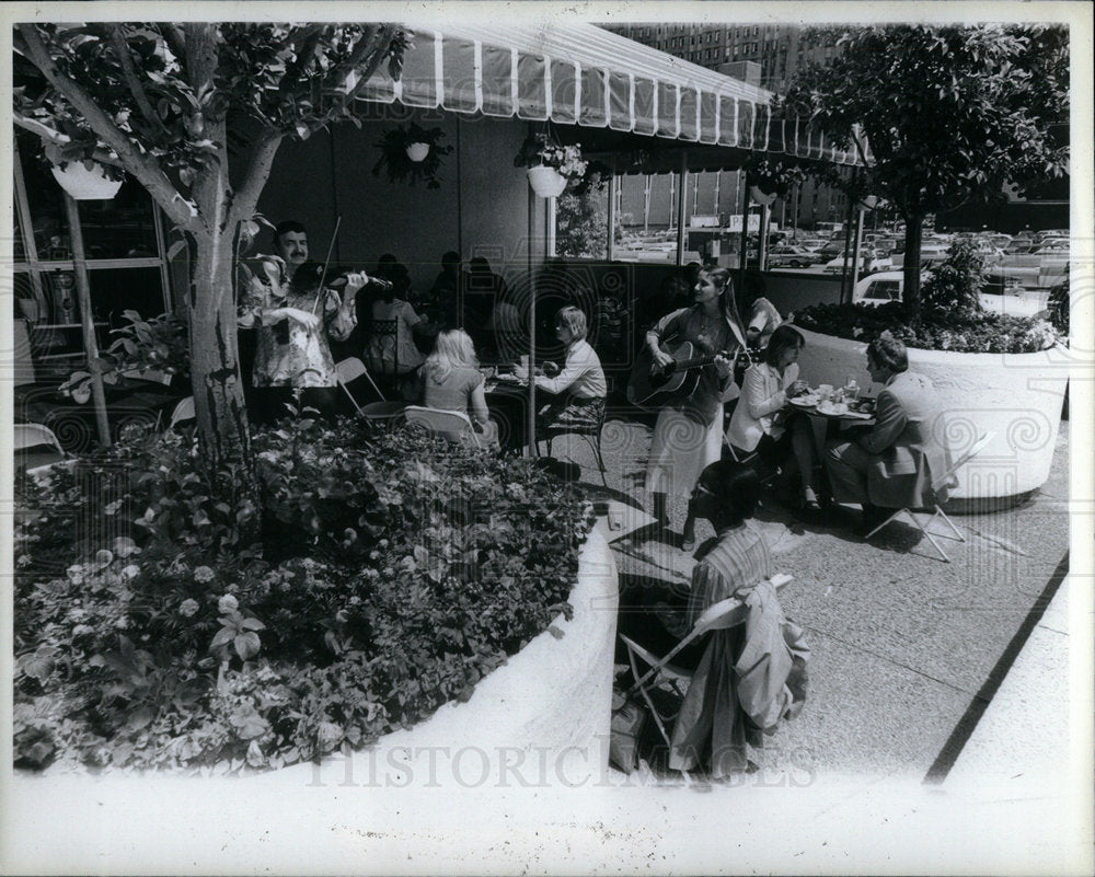 1980 Press Photo Le Cafe Restaurant Pontchartrain Hotel - RRX03787- Historic Images