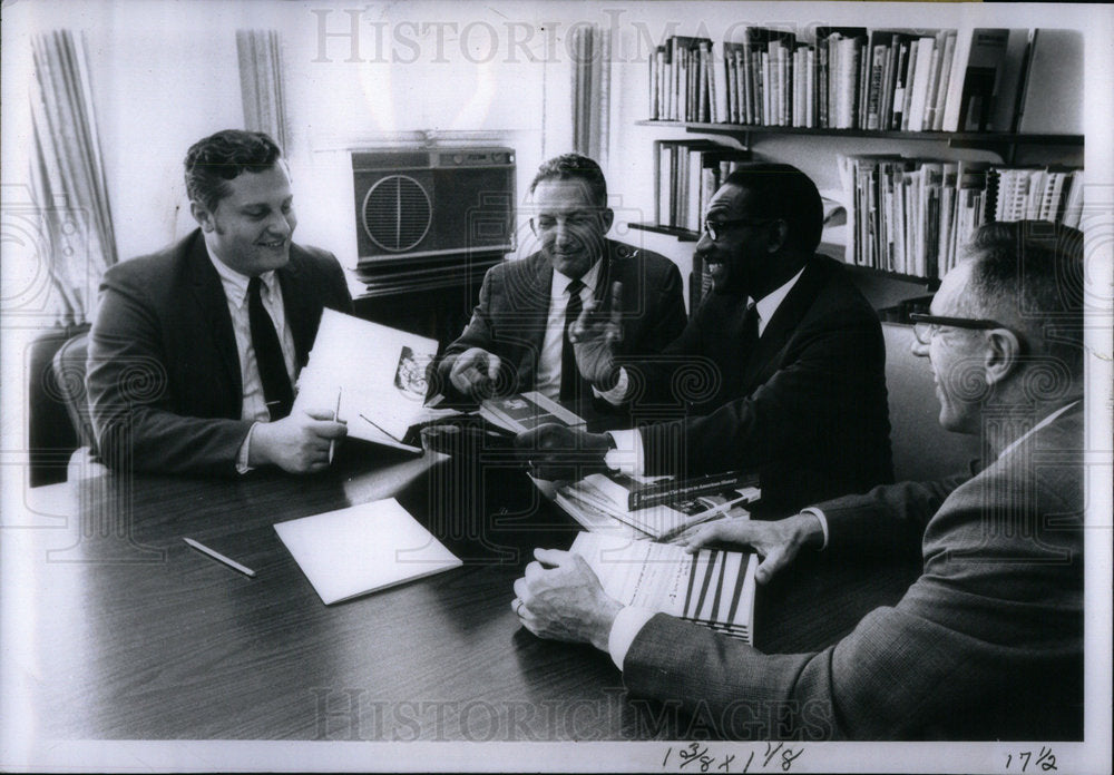 1968 Press Photo Freeman Flynn Intergroup Relations - RRX03801- Historic Images