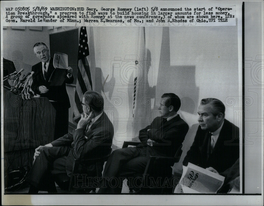 1968 Press Photo US Secretary of Housing George Romney - RRX03991- Historic Images