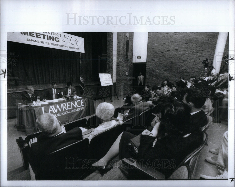 1990 Press Photo Due my lack of time unable Photograph - RRX04675- Historic Images