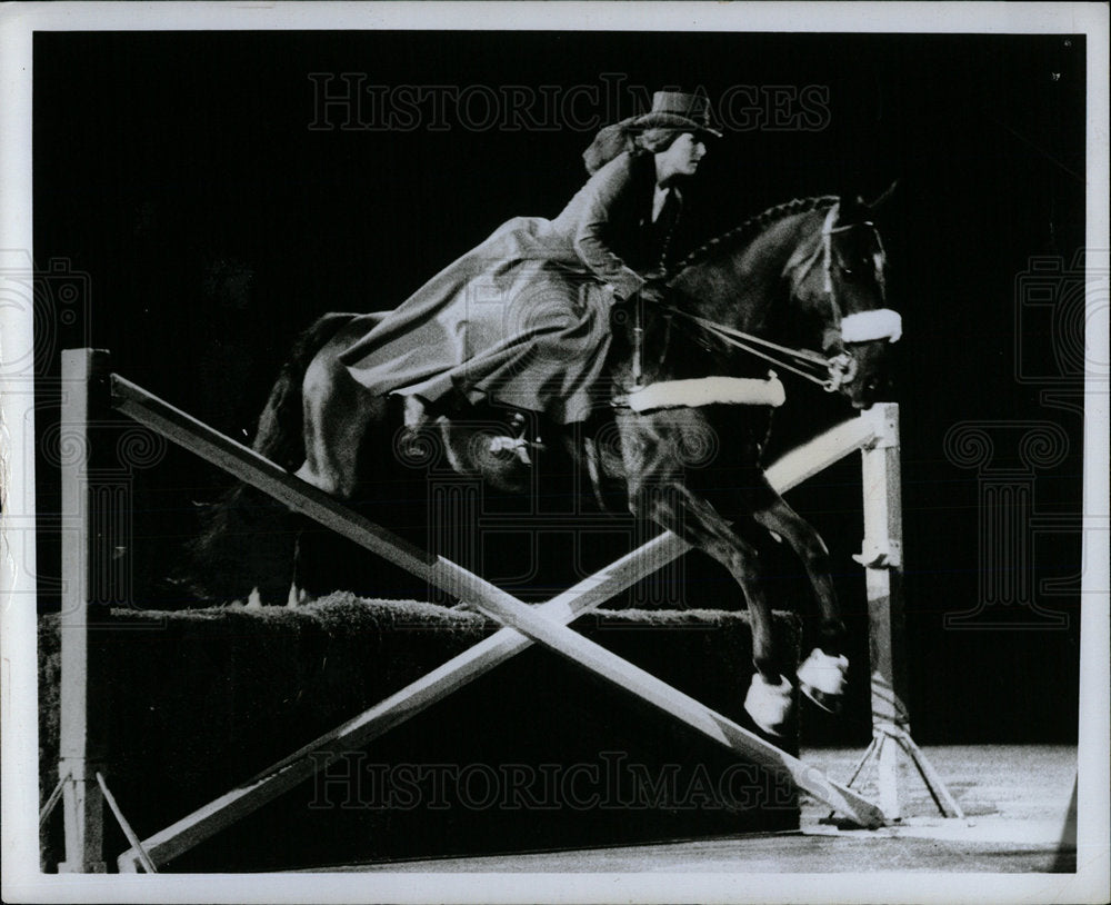 1973 Press Photo Jo Anne Vickers and Constellation - RRX77243