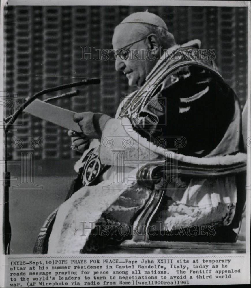 1961 Press Photo Pope John XXIII Praying Peace Gandolfo- Historic Images