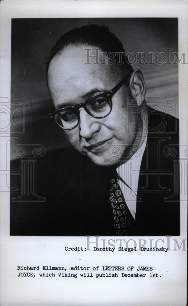 1967 Press Photo Richard Ellmann Editor Letter Of James- RSA00713- Historic Images