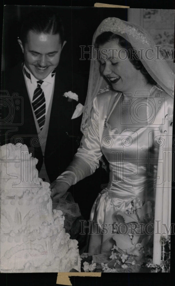 1947 Press Photo Mr. and Mrs. Clem Harris Johnson- RSA00849- Historic Images