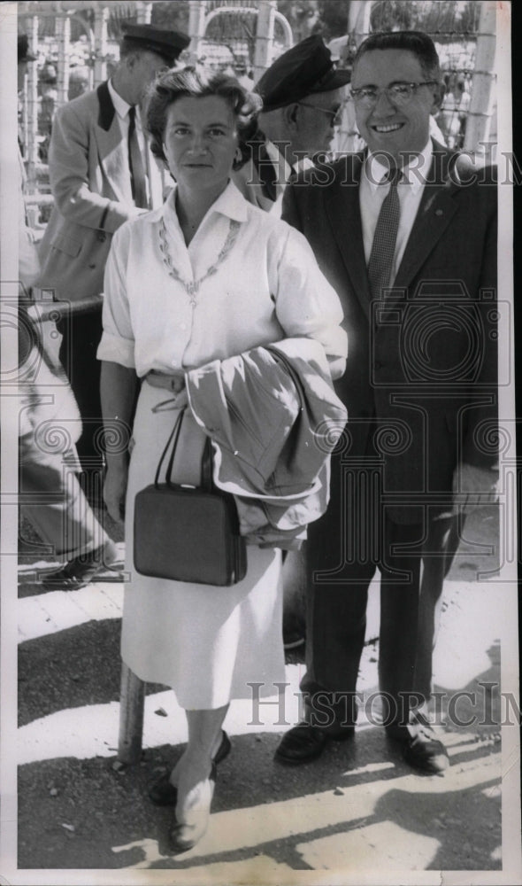 1957 Press Photo Mr. and Mrs. George Irvin, season tick- Historic Images