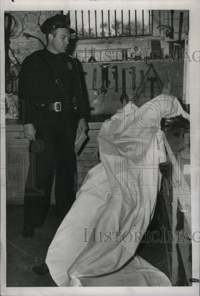 1950 Press Photo Patrolman foster Peter Burgard- RSA01199- Historic Images