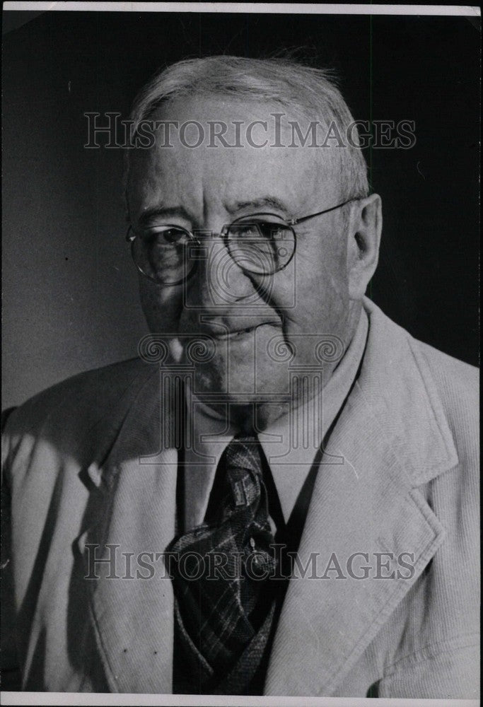 1955 Press Photo Cahill Joe Colorado poses snap Cream C- RSA01517- Historic Images