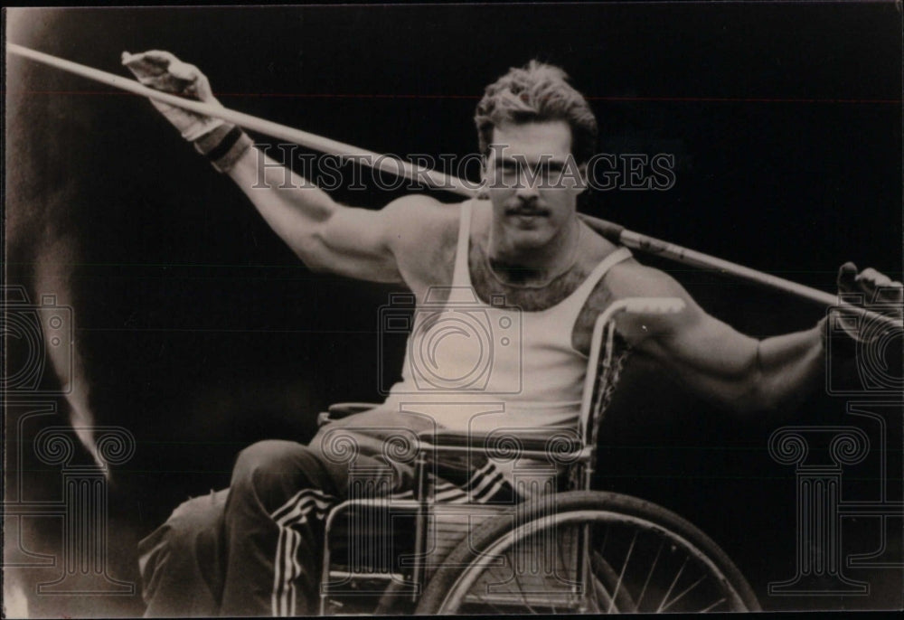 1986 Press Photo Doug Heir Javelin Throw Handicapped At- RSA02857- Historic Images