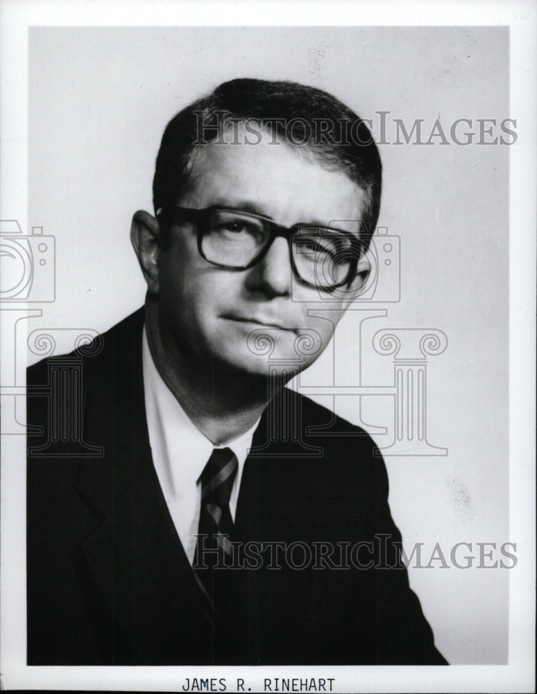 1985 Press Photo James R. Rinehart Chairman CEO Clark E- Historic Images