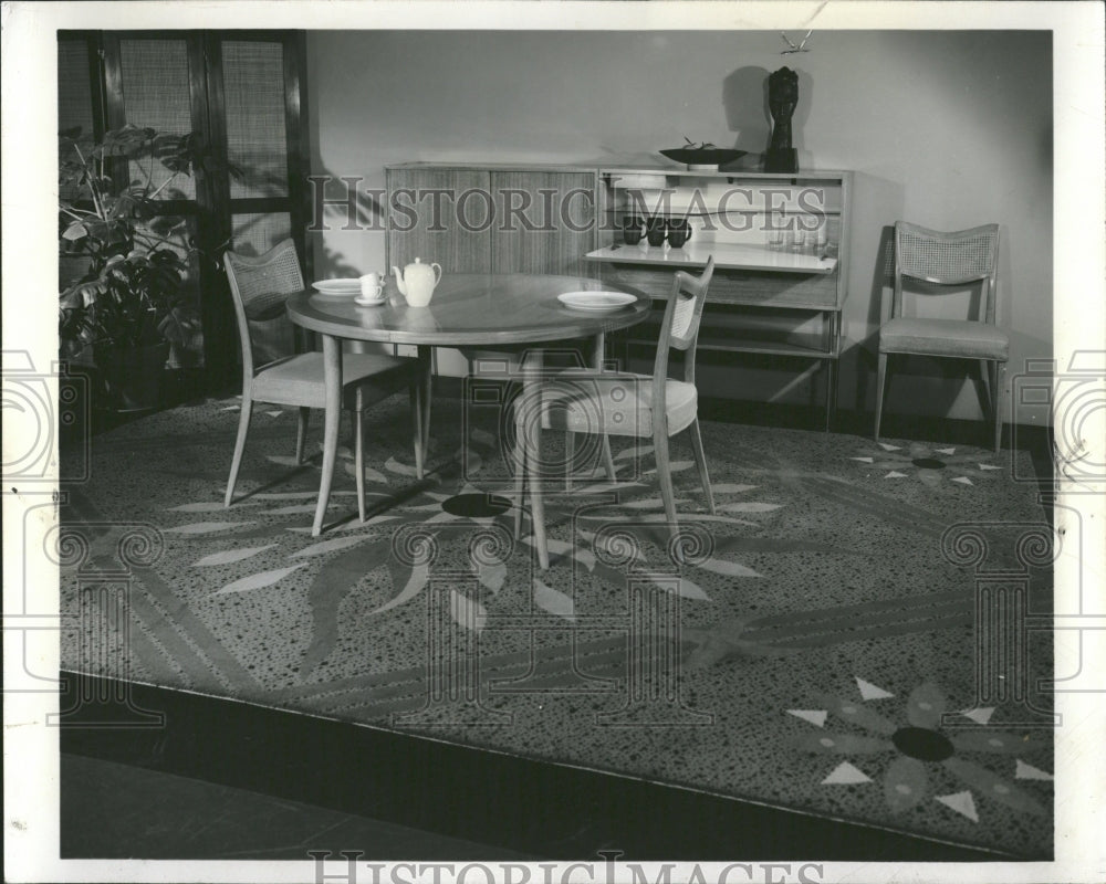 1956 Press Photo of Sunburst Area Rug by Alexander Smit- RSA07339- Historic Images