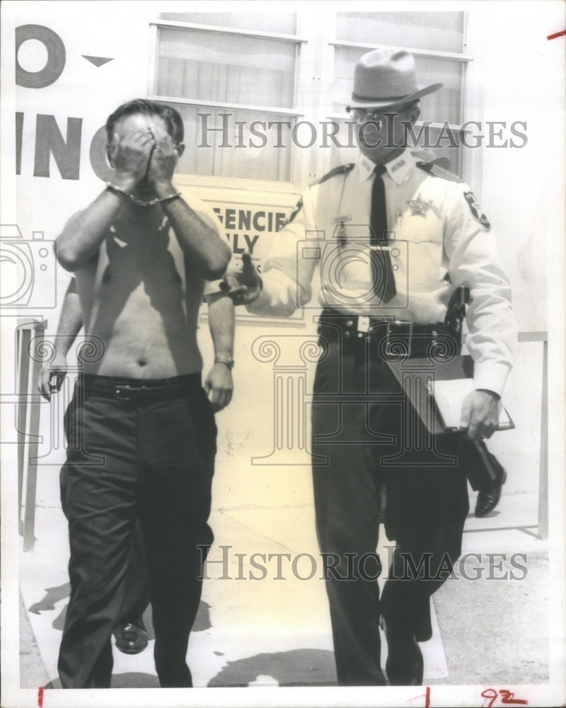 1965 Press Photo Winn Dixie Store Robbery- RSA07467- Historic Images