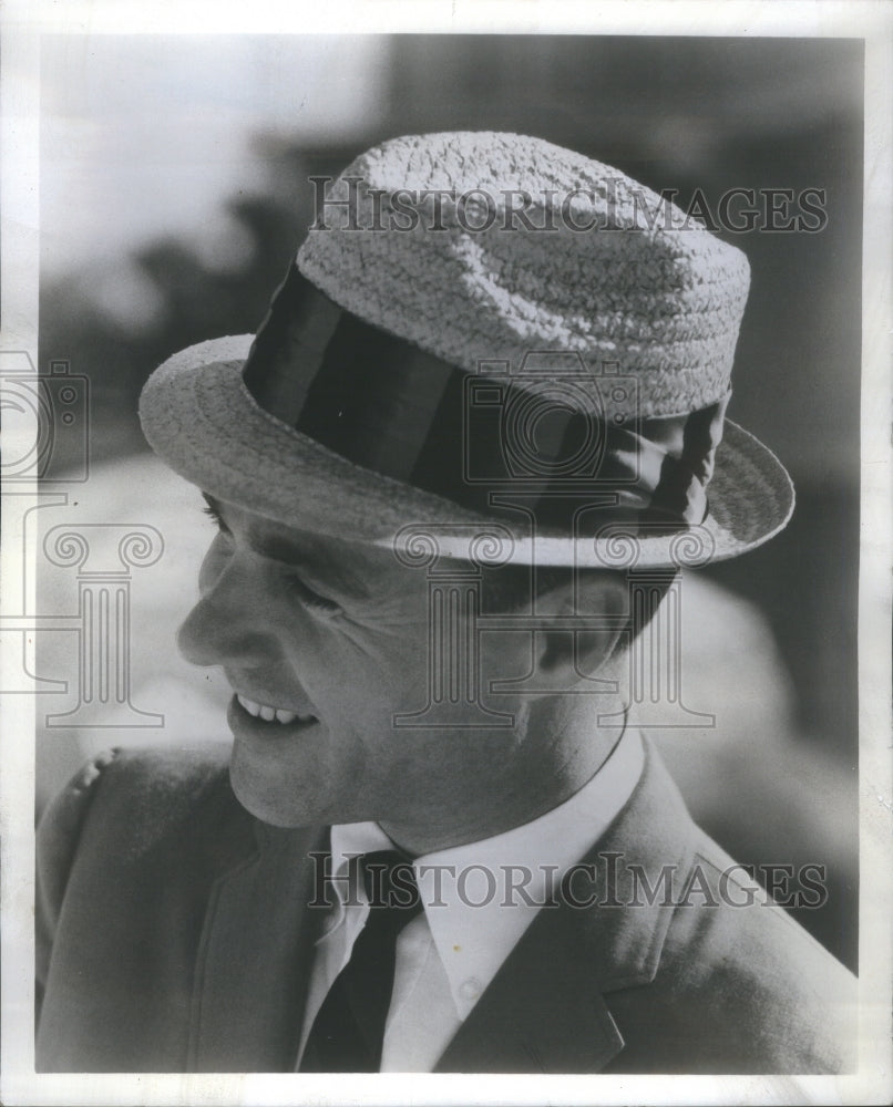 1965 Press Photo Male Model Wearing Casual Center Dent- RSA07787- Historic Images