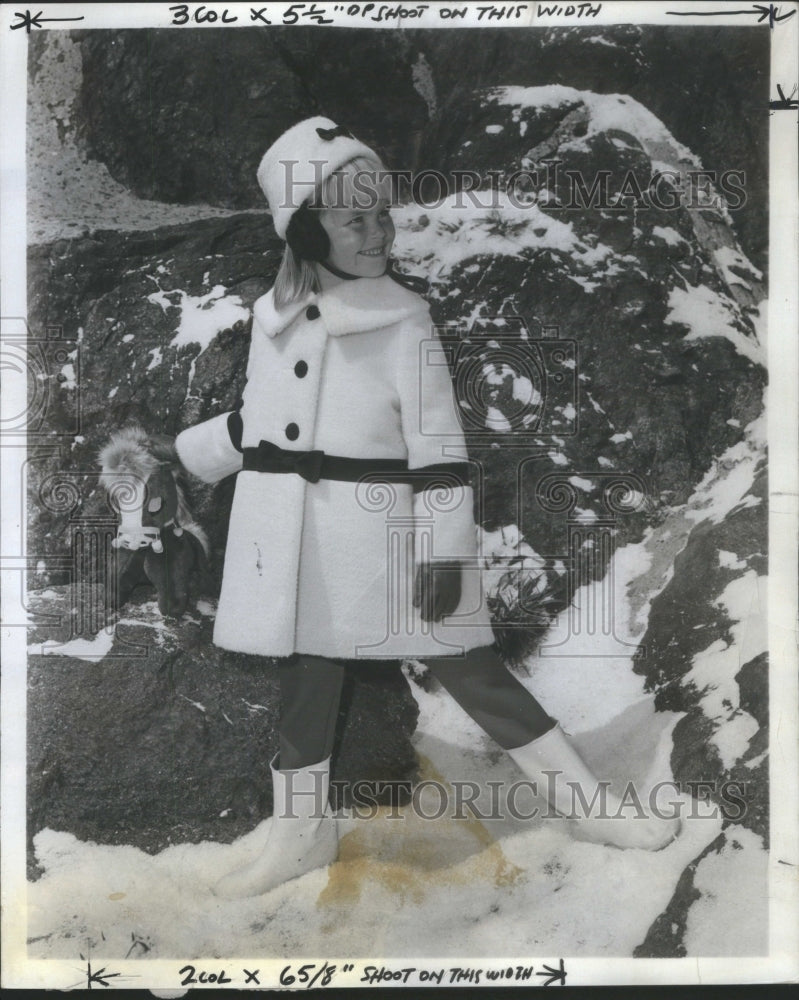 1963 Press Photo Children&#39;s Clothing Orlon Pile Fabric- RSA09213- Historic Images