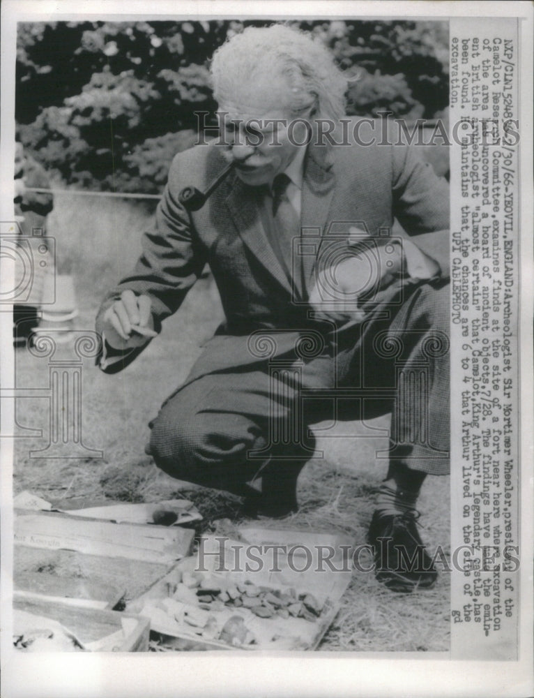 1966 Press Photo Archeologist Mortimer Wheeler Camelot- RSA15401- Historic Images