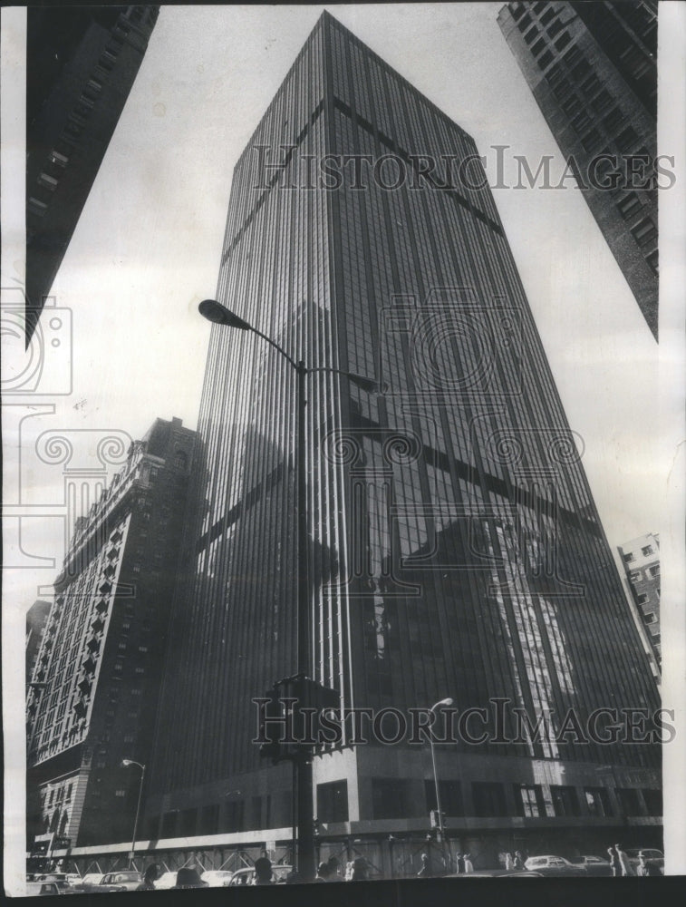 1976 Press Photo NorthLa Salle office tower Jerry Davis- Historic Images