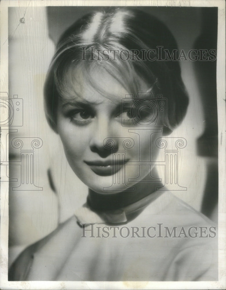 1964 Press Photo Shirley Knight Defenders commended CBS- Historic Images