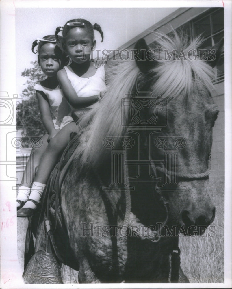 1966 Press Photo Regina Rosena Ashowood horse riding- RSA25057- Historic Images