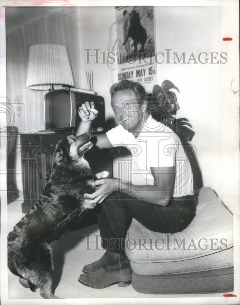 1960 Press Photo Actor Jason Evers with Dog- RSA26269- Historic Images