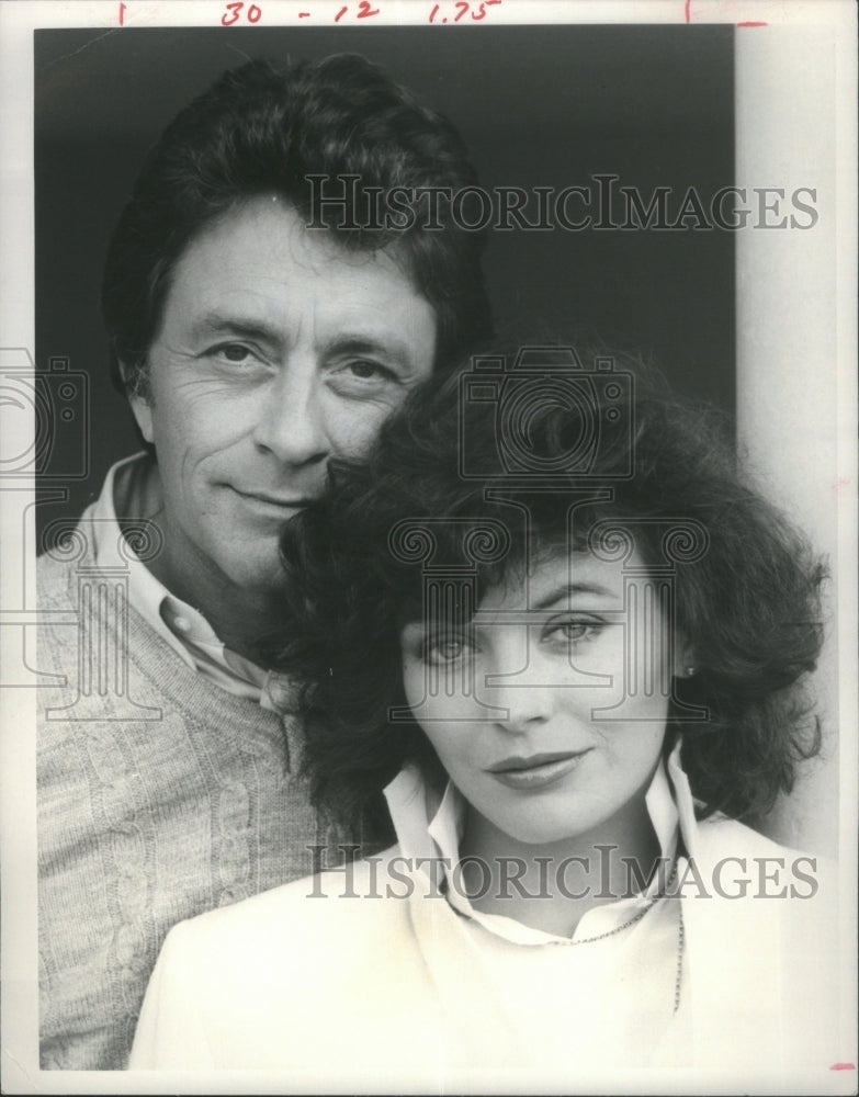 1983 Press Photo Bill Bixy Lesley-Anne Down Murder easy- Historic Images