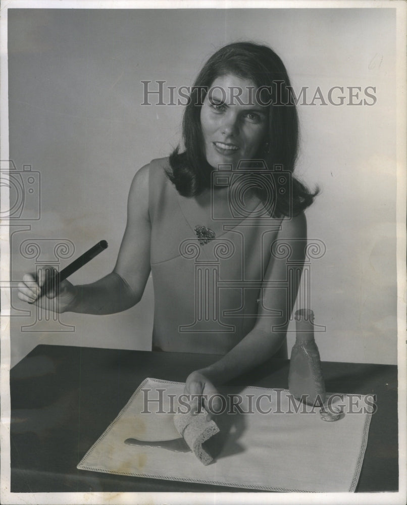 1967 Press Photo Patricia lissome brunets prettier Amer- Historic Images