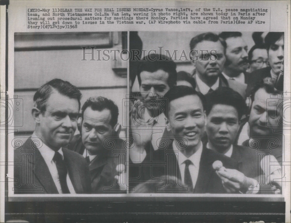 1968 Press Photo Cyrus Vance Ha Van Lau Vietnamese- RSA30299- Historic Images