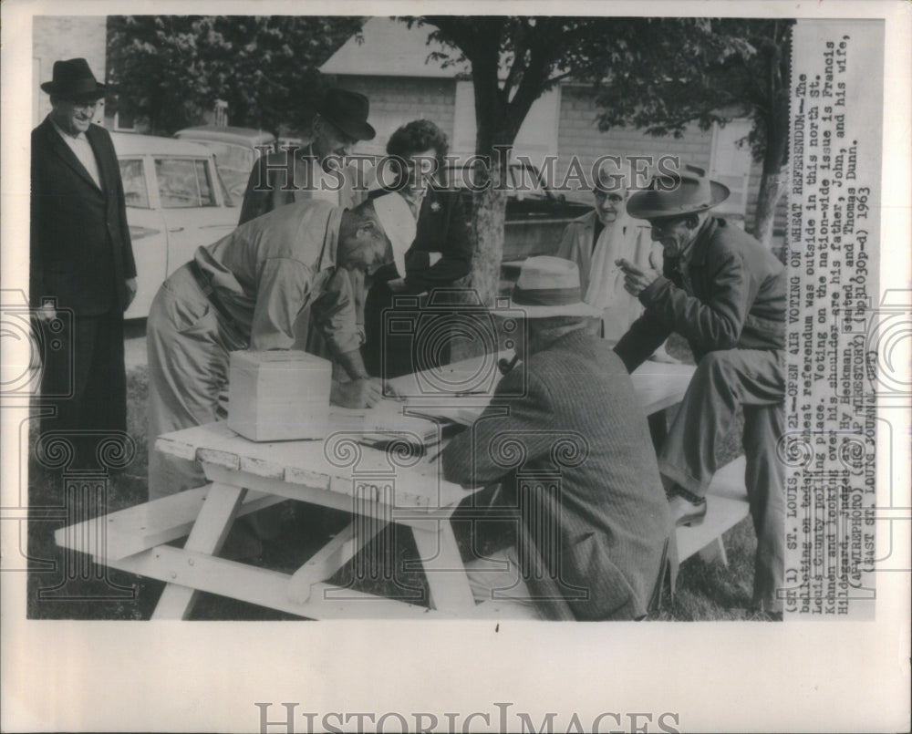 1963 Press Photo St. Louis County Polling Place- RSA30585- Historic Images