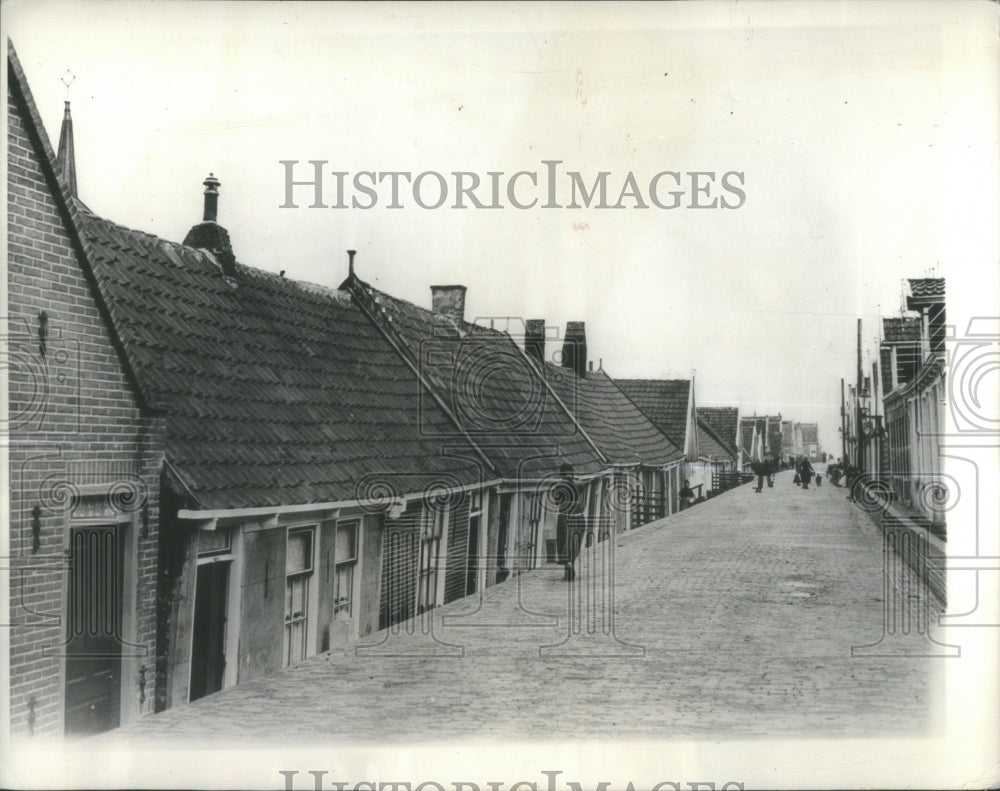 1933 Press Photo Street Volendam Holland Netherlander- RSA32039- Historic Images