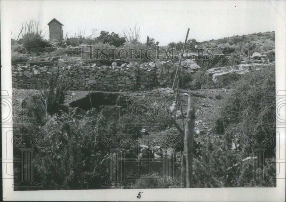 1947 Press Photo Mescal Pits Rocks Roast Cactus New Mex- RSA32409- Historic Images