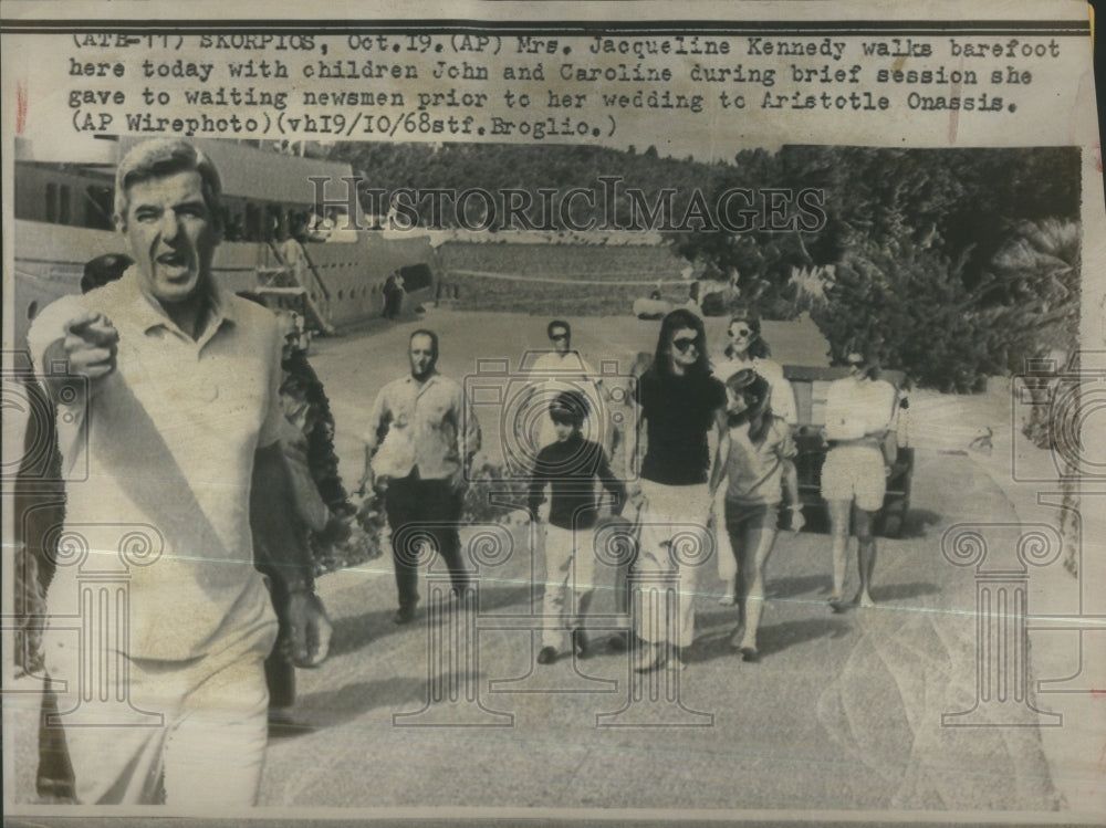 1968 Press Photo Jacqueline Kennedy Children John Carol- RSA33187- Historic Images