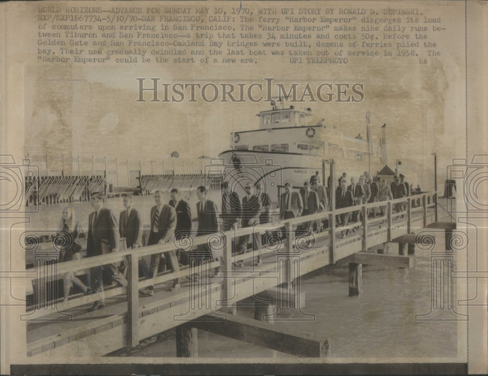 1970 Press Photo San Francisco Ferry Commuters Exiting- Historic Images