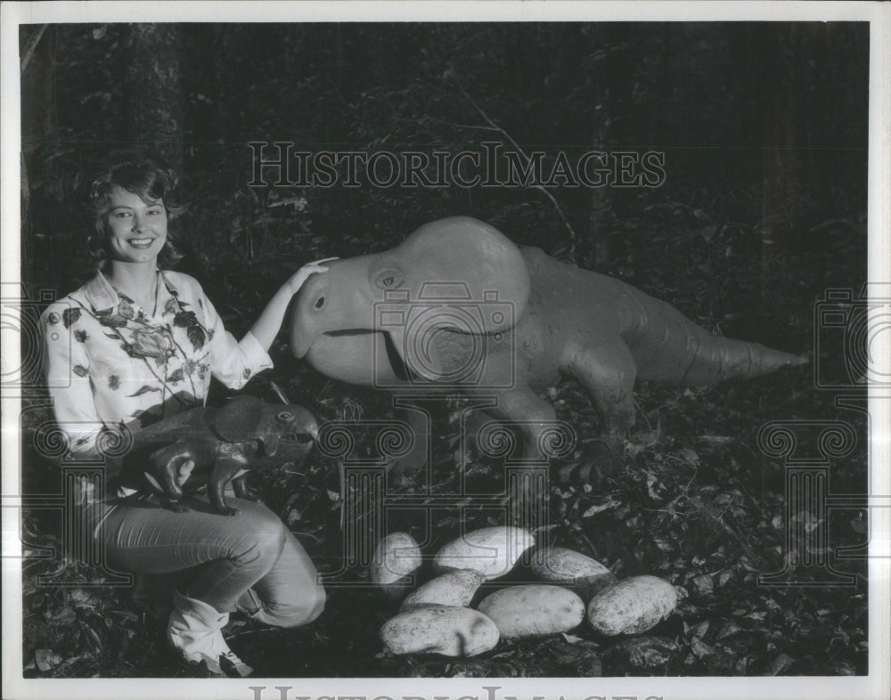 1965 Press Photo Rainforest Animal Statue- RSA35761- Historic Images