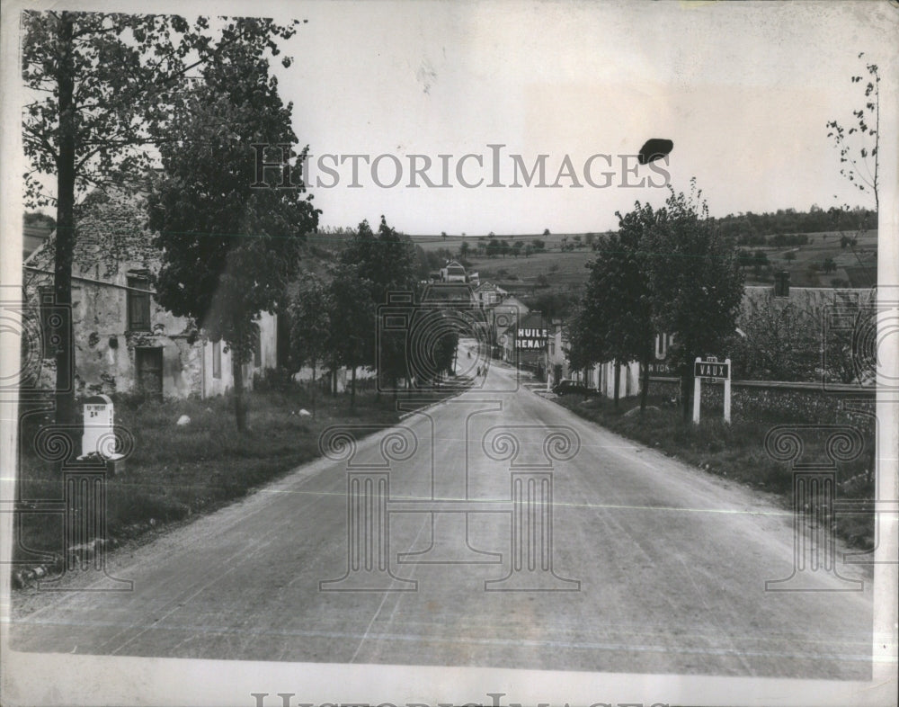 1937 Press Photo Valley town Vaux scene World War fight- RSA37443- Historic Images