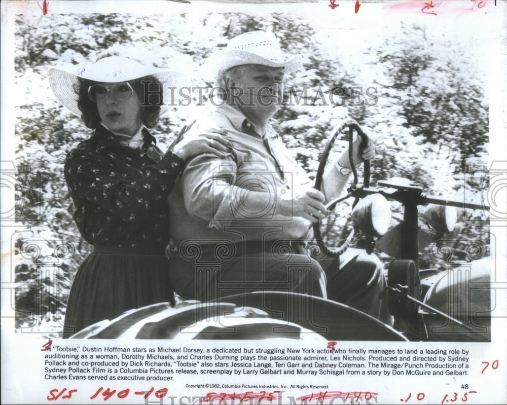 1982 Press Photo Dustin Hoffman Tootsie Charles Durning- RSA39831- Historic Images