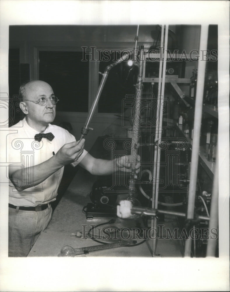 1944 Press Photo Monsanto Chemical Co Head Dr L.P. Kyri- RSA41307- Historic Images