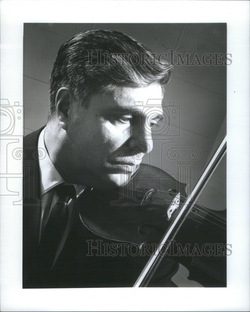 1977 Press Photo Violinist Fiatarone Portrait Chicago- Historic Images
