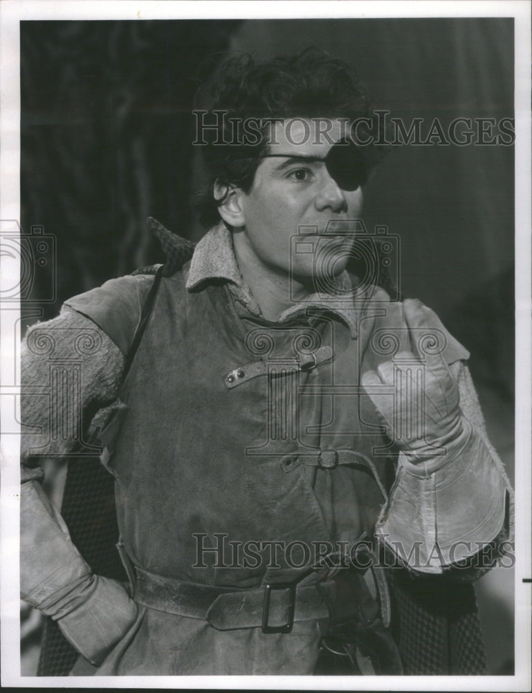1972 Press Photo Actor Dan Ferroen On NBC's Robin Hood- RSA42459- Historic Images