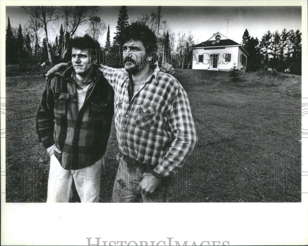 1983 Press Photo Jimmy Korf Reunites With Father James- Historic Images