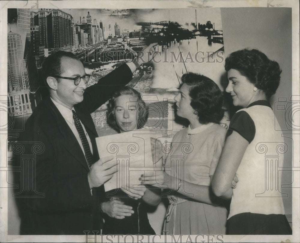 1950 Press Photo  Lorraine Kowals, Sun Times &amp; YWCA- Historic Images