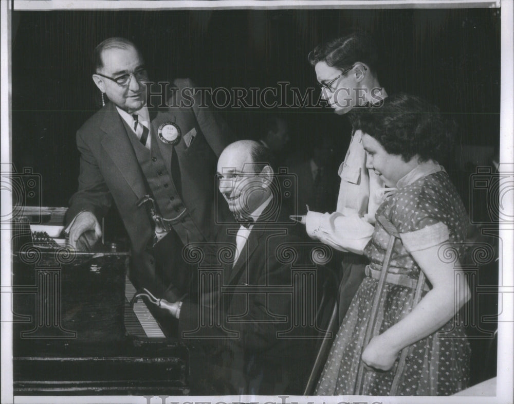 1955 Press Photo World-Reown-Pianist-Raymond Leizer-Los- RSA44289- Historic Images