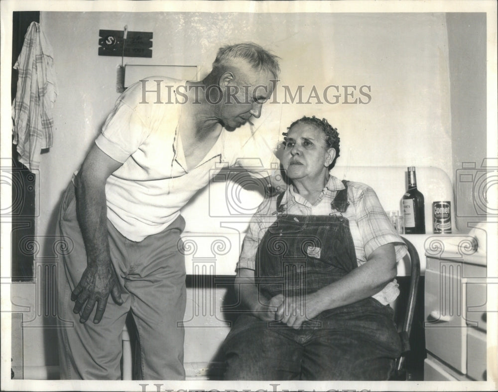 1963 Press Photo Walter Kutz Margaret Victims Address- Historic Images