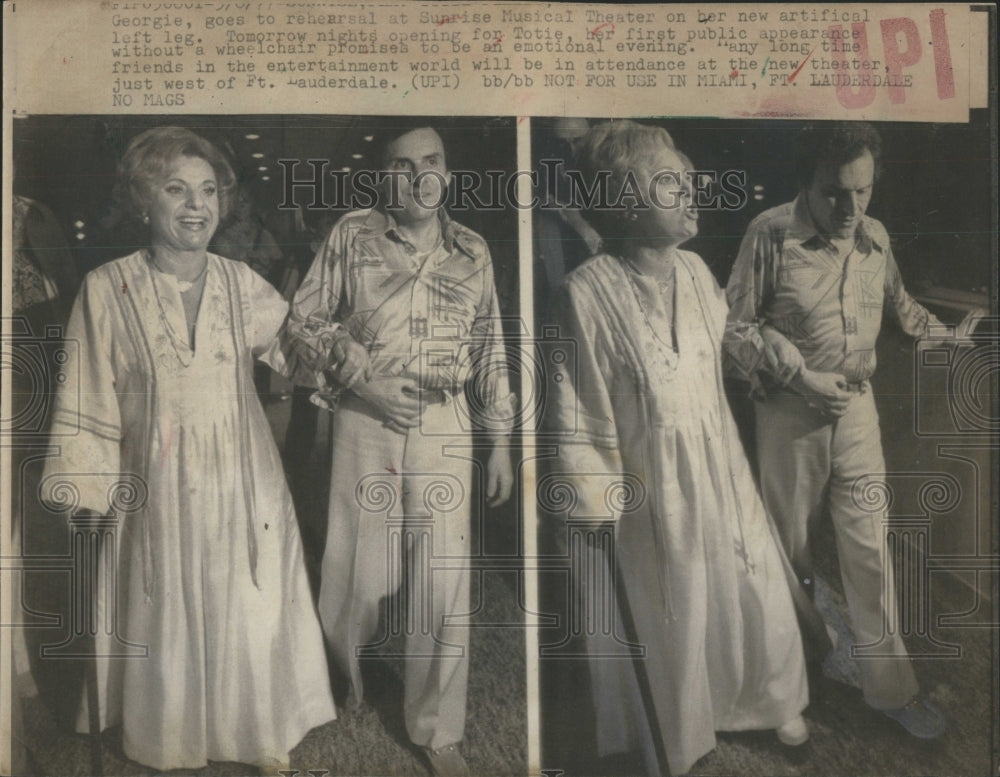 1977 Press Photo Totie Fields and Husband Georgie Rehea- Historic Images