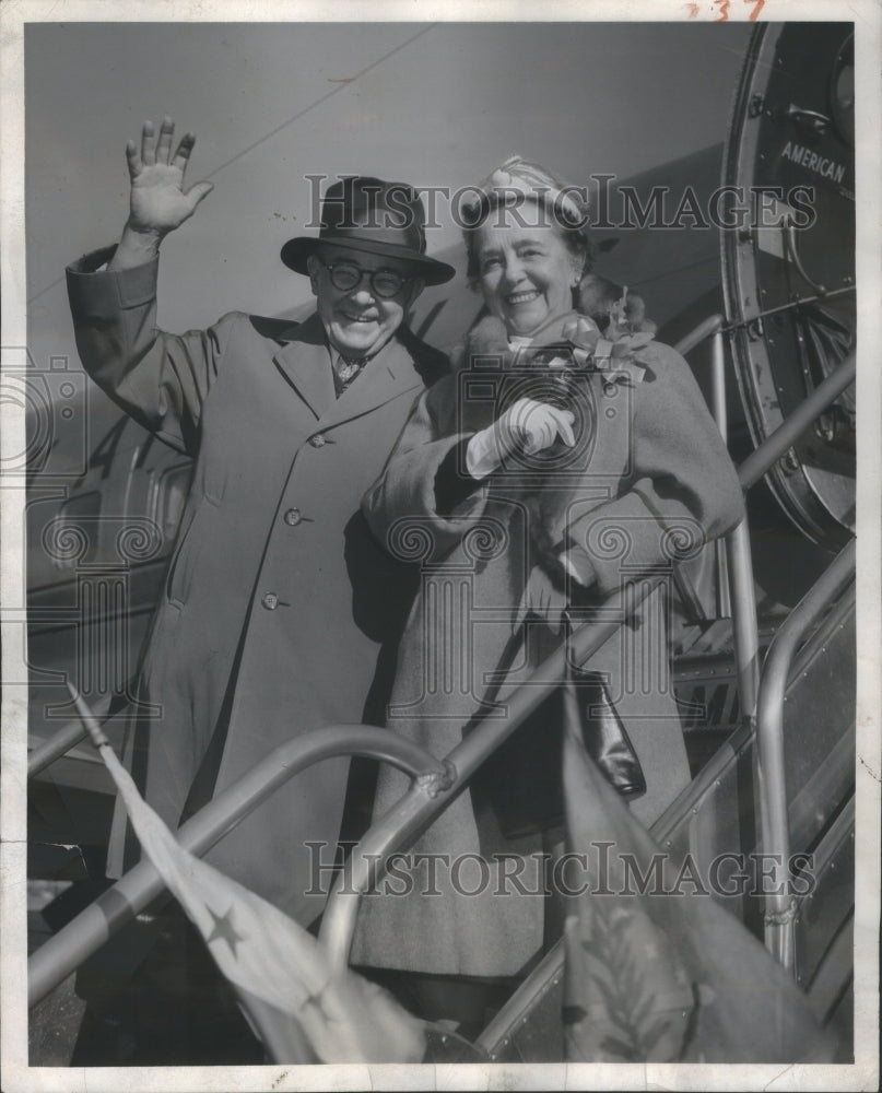 1955 Press Photo Paul Leach Daily News Retirement- RSA46849- Historic Images