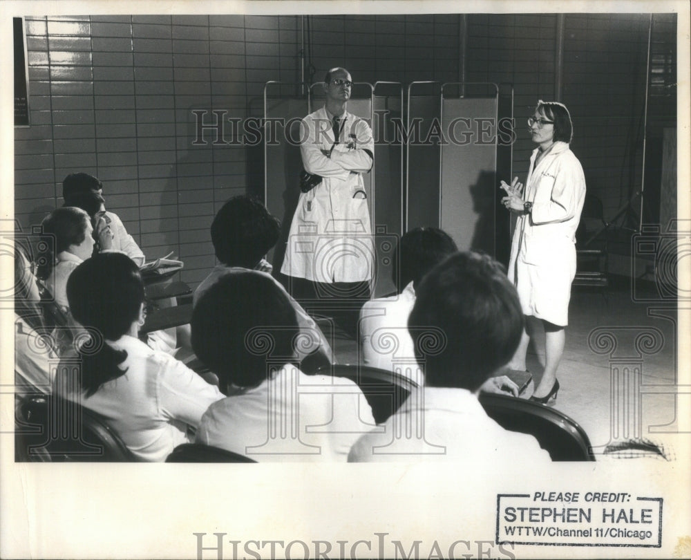 1970 Press Photo Dr Elizabeth Kubler Ross psychiatrist- RSA49129- Historic Images