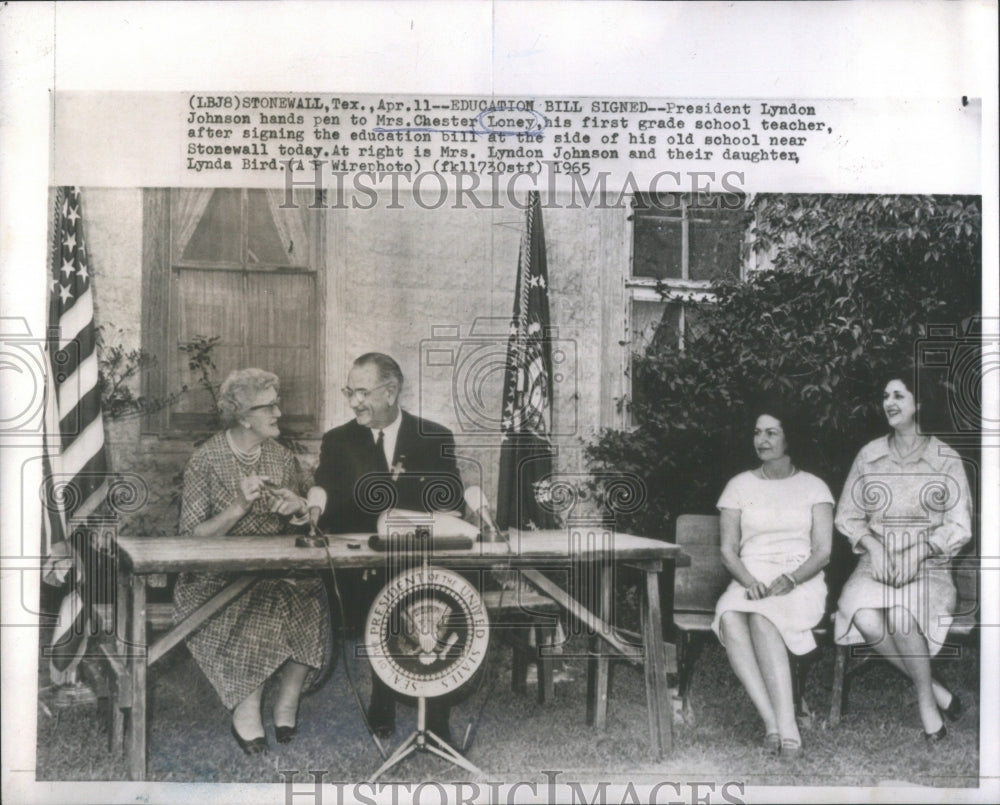 1965 Press Photo Mrs Chester Loney President Lyndon - Historic Images