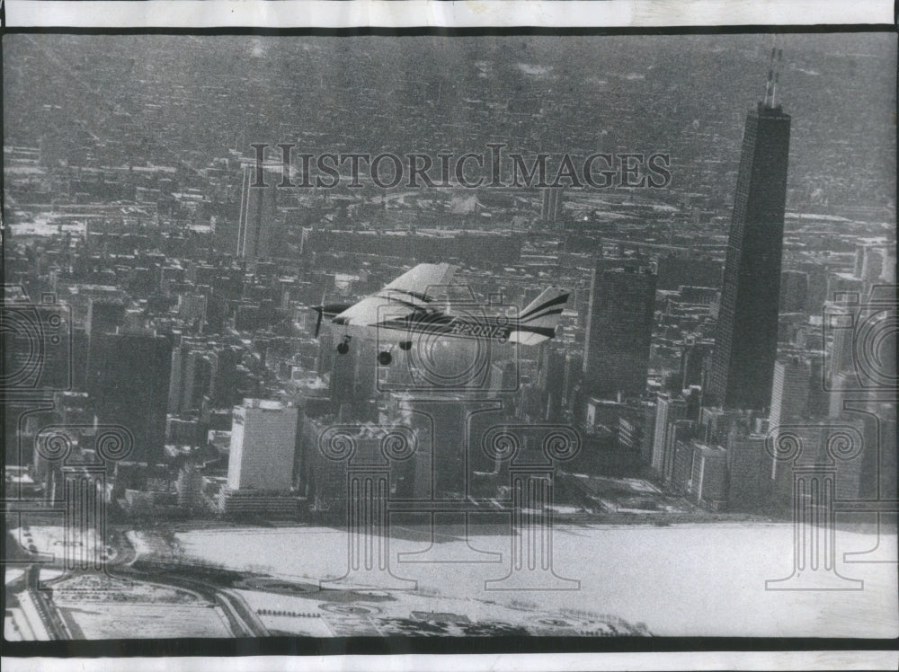 1974 Press Photo Burials plane Michigan Doug Gabrielle- RSA50125- Historic Images