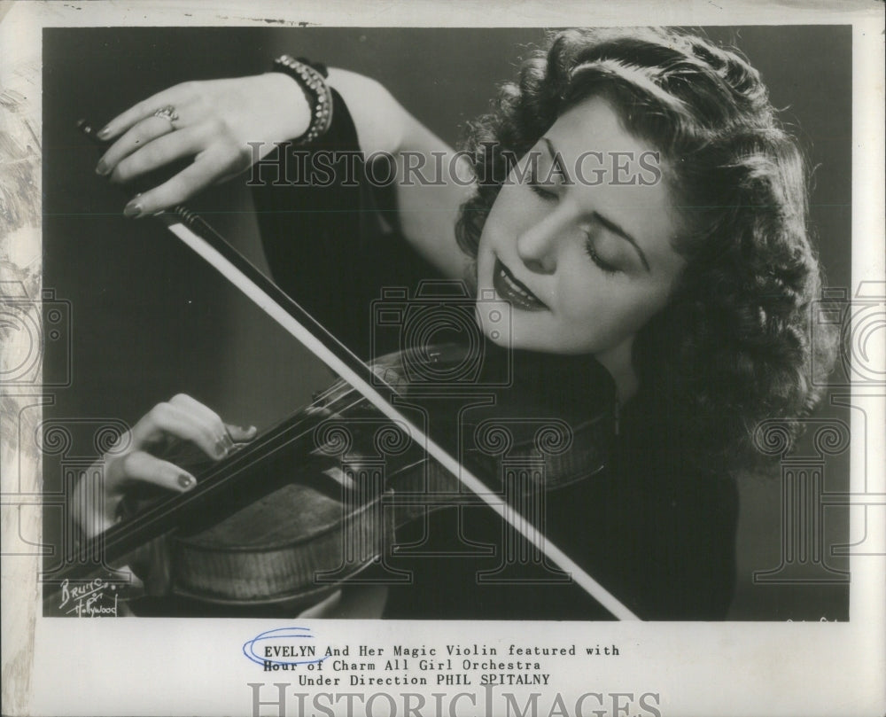 1954 Press Photo Evelyn Magic Violin Phil Spitanly- RSA50441- Historic Images