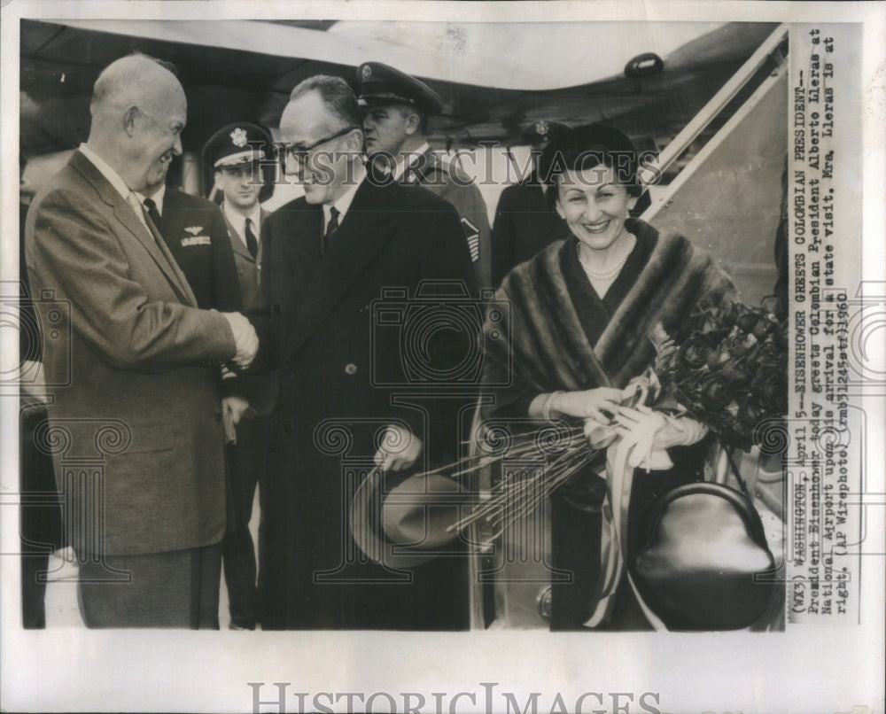 1960 Press Photo President Eisenhower greets Columbian- RSA50501- Historic Images