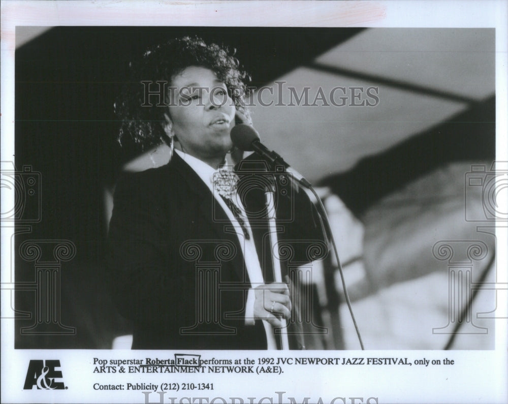 1992 Press Photo Pop superstar Roberta Flack JVC Festiv- RSA50833- Historic Images