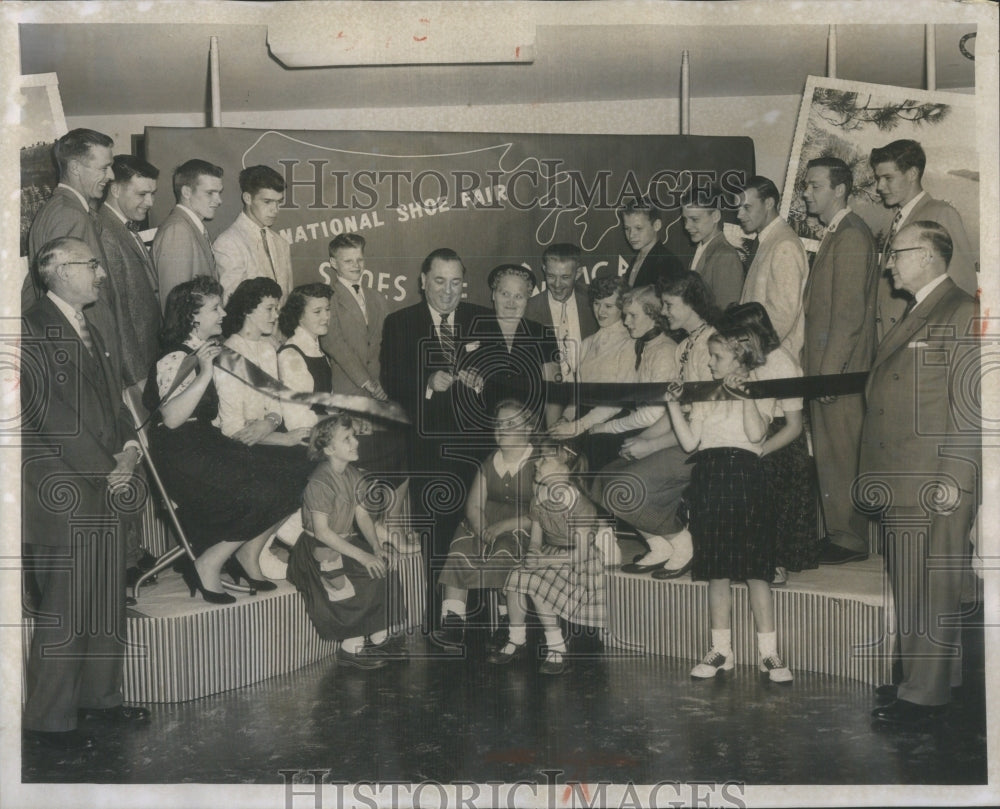 1956 Press Photo GERRIT KOOIENGA FAMILY ZEELAND MICHIG- RSA50901- Historic Images