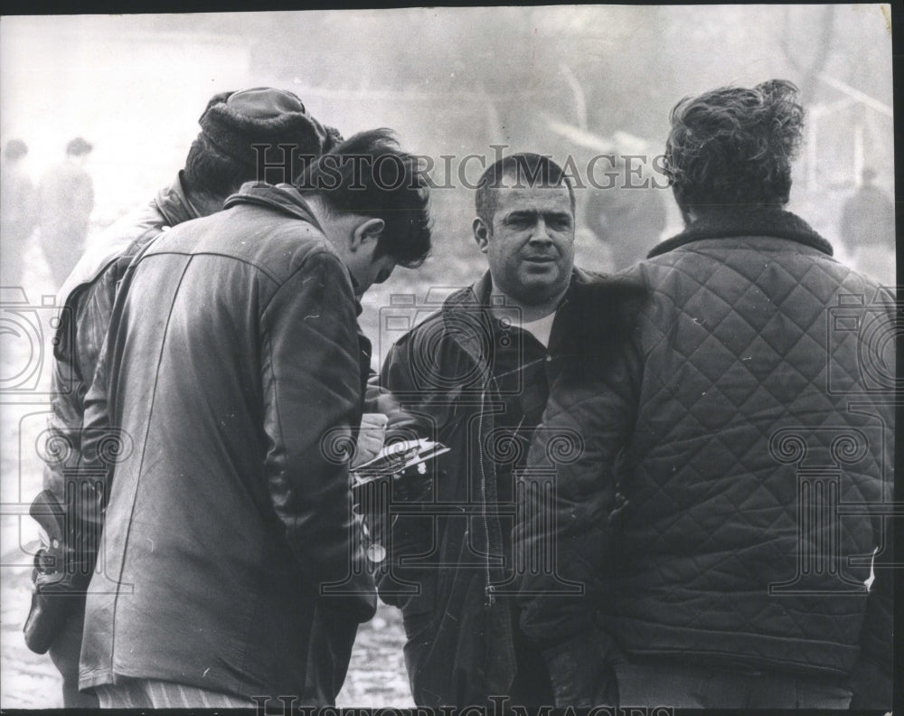 1972 Press Photo Anthony Cartolano, owner of fireworks- RSA53271- Historic Images